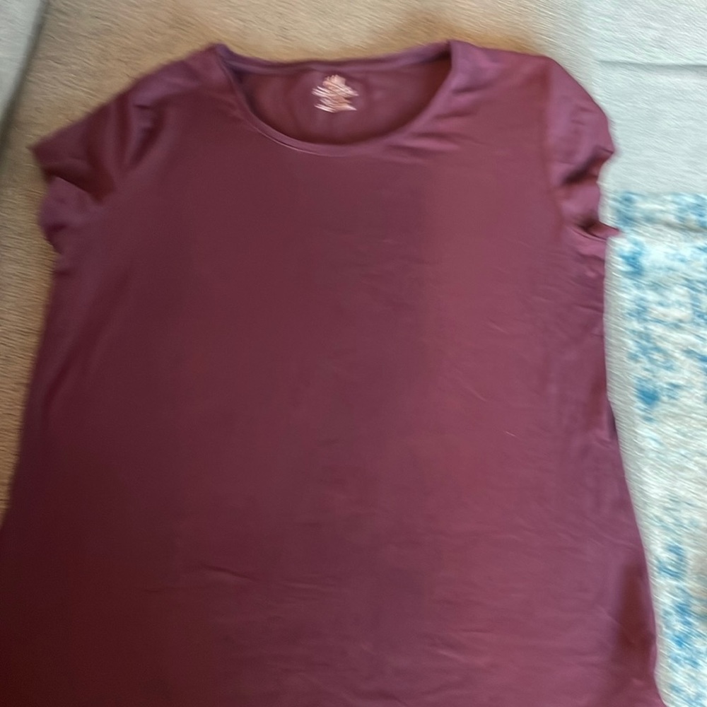 H&M women’s T-shirt size small